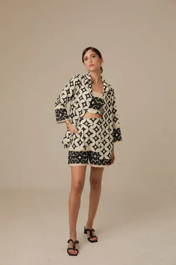 Mucura Short Black