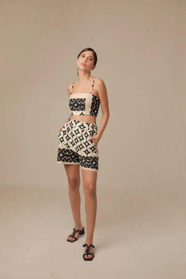 Mucura Short Black